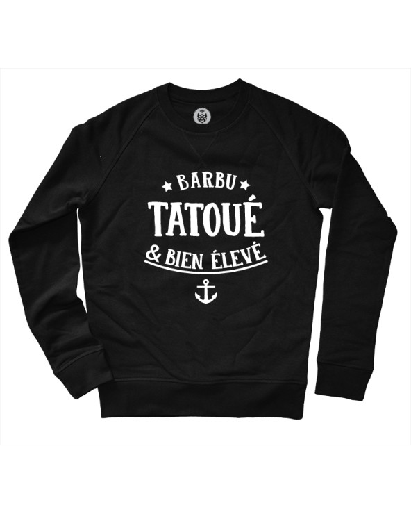 Barbu, tatoué et bien élevé