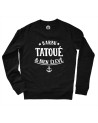 Barbu, tatoué et bien élevé