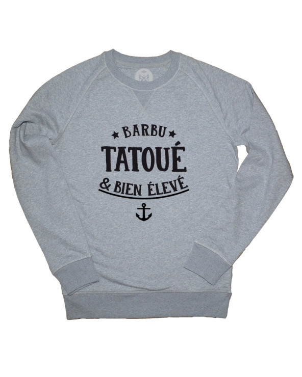 Barbu, tatoué et bien élevé